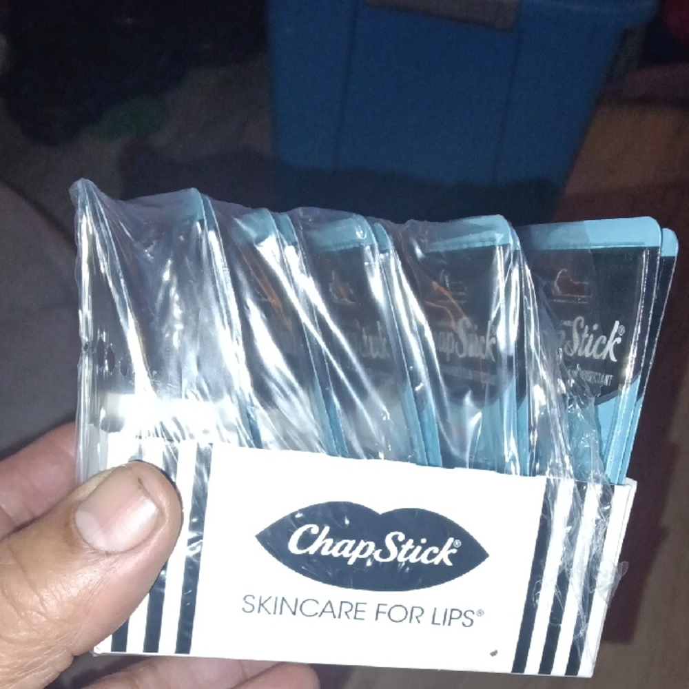 Medicated Lip Balm - Soothing Light Blue - Picture 2 of 4